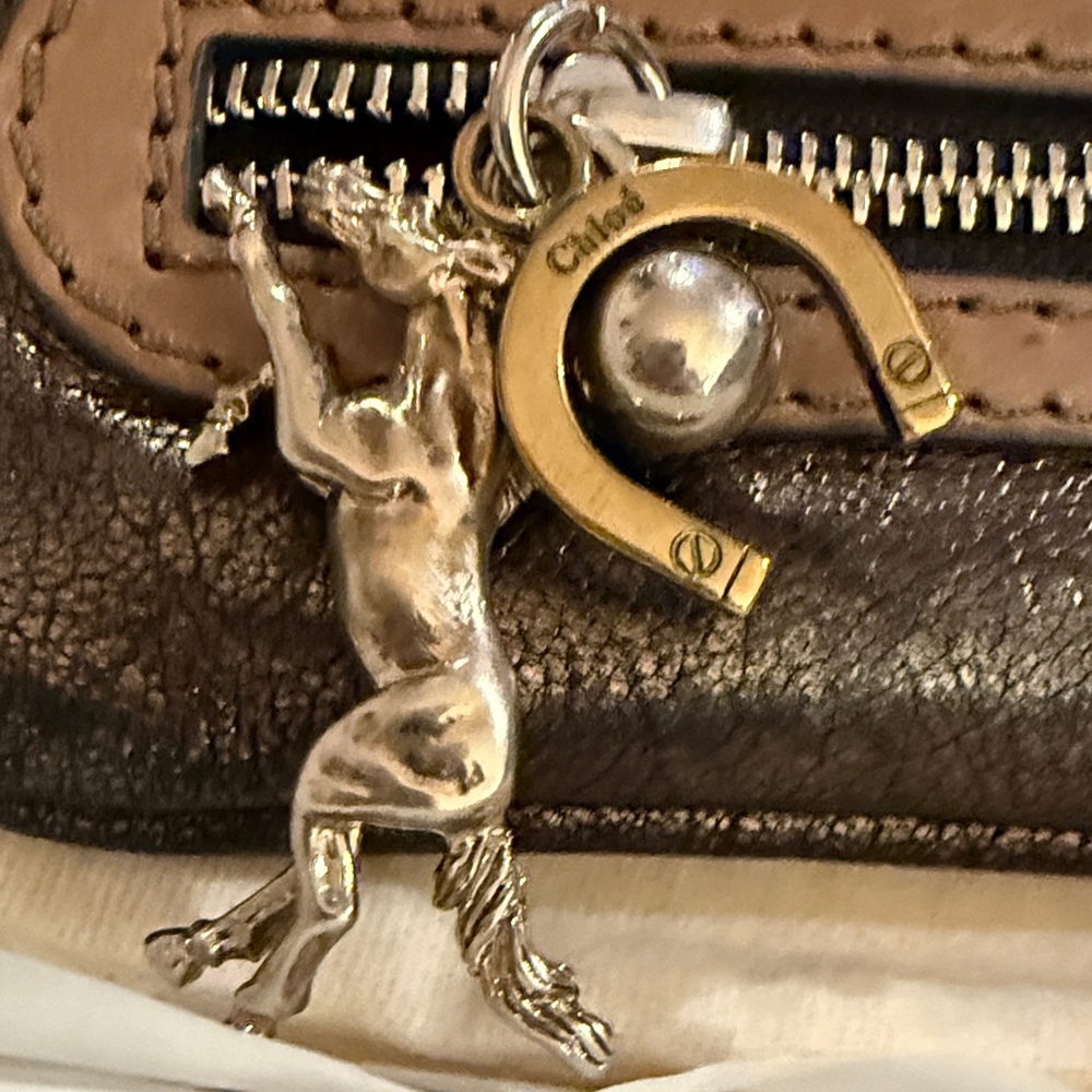 RARE Chloe Metallic Black and Brown Leather Key Holder with Charm - Picture 3 of 9